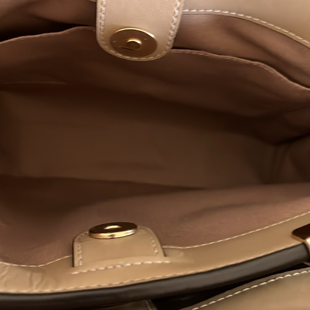 Coach Lane Carryall - Picture 6 of 15